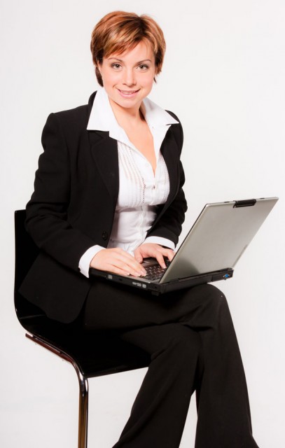 Business-woman-with-laptop-small